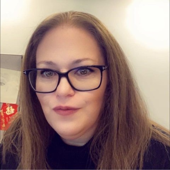 Meet your Posher, Colleen - Picture 1 of 1